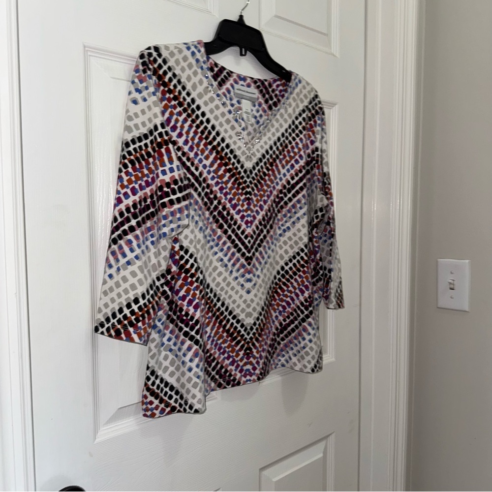 Alfred Dunner Red and Black 3/4 Sleeve Blouse - Picture 3 of 11